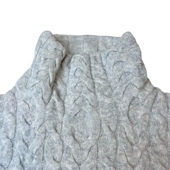 Garnet Hill Cashmere Cable Knit Turtleneck Sweater Gray Size Medium - Picture 4 of 9